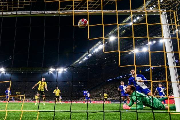 Tor zum 1:0 durch Julian Brandt 19 (Borussia Dortmund), Borussia Dortmund vs. Atletico Madrid, Fussball, Champions League, Achtelfinale, 16.04.2024 Dortmund Nordrhein-Westfalen Deutschland