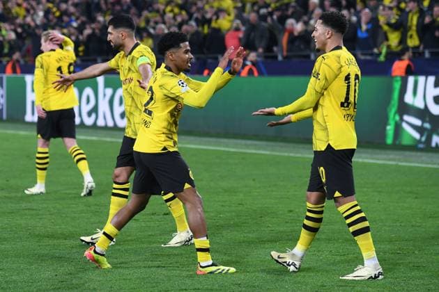Fußball Champions League Viertelfinale Borussia Dortmund - Atletico Madrid am 16.04.2024 im Signal Iduna Park in Dortmund Torjubel zum 2:0 durch Ian Maatsen ( Dortmund )