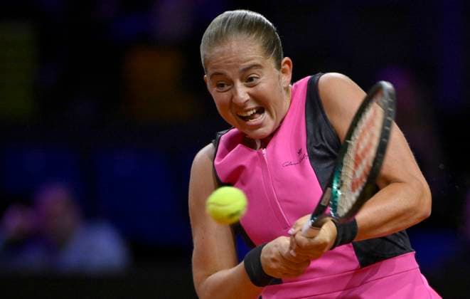 Jelena Ostapenko (LAT) Aktion Tennis Damen Porsche-Cup Porsche Tennis Grand Prix GP Stuttgart 2024 Porsche Arena 16.04.2024 DFL REGULATIONS PROHIBIT ANY USE OF PHOTOGRAPHS AS IMAGE SEQUENCES AND OR QUASI-VIDEO Porsche Tennis Grand Prix GP Stuttgart 2024