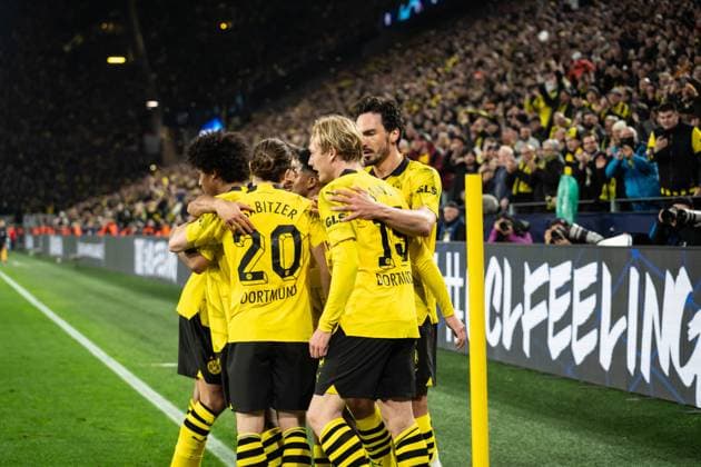 GER, UEFA Champions League, Borussia Dortmund vs Atlà tico Madrid Atletico Madrid 16.04.2024, Signal Iduna Park, Dortmund, GER, UEFA Champions League, Borussia Dortmund vs Atlà tico Madrid Atletico Madrid Im Bild: Torjubel Jubel ueber das Tor zum 1:0 durch Julian Brandt (BV Borussia Dortmund, 19) Marcel Sabitzer (BV Borussia Dortmund, 20) Mats Hummels (BV Borussia Dortmund, 15) Karim Adeyemi (BV Borussia Dortmund, 27)
