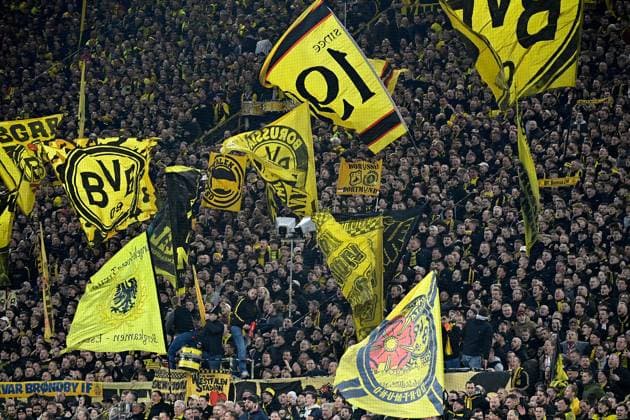 16.04.2024, xjrdrx, Fussball UEFA Champions League, Borussia Dortmund - Atletico Madrid emspor, v.l. Fans Borussia Dortmund, Stimmung, Schals, Ultras, Zuschauer, Besucher (DFL DFB REGULATIONS PROHIBIT ANY USE OF PHOTOGRAPHS as IMAGE SEQUENCES and or QUASI-VIDEO) Dortmund
