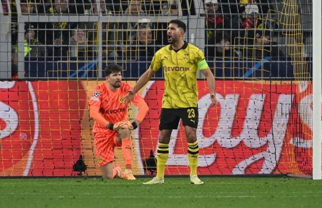 v.re., Emre Can (Borussia Dortmund), Torwart Gregor Kobel (Borussia Dortmund) nach dem 2:2 16.04.2024, Fussball Champions League, Saison 2023 2024, Viertelfinale Rückspiel, Borussia Dortmund - Atletico Madrid Dortmund Signal Iduna Park Nordrhein Westfalen Deutschland
