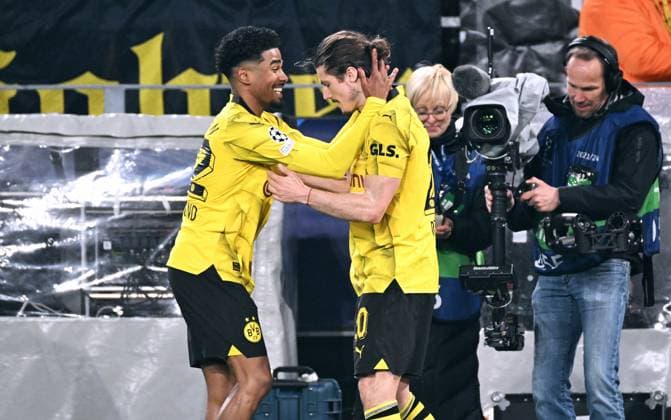 Fussball, Champions League, Deutschland, Herren, Saison 2023 2024, Viertelfinale Rückspiel, Signal Iduna Park Dortmund: Bor. Dortmund - Atletico Madrid; Jubel Marcel Sabitzer (BVB) nach seinem Tor zum 4:2, zusammen mit Ian Maatsen (BVB). Jubel, Freude, Aktion. UEFA REGULATIONS PROHIBIT ANY USE OF PHOTOGRAPHS AS IMAGE SEQUENCES AND OR QUASI-VIDEO