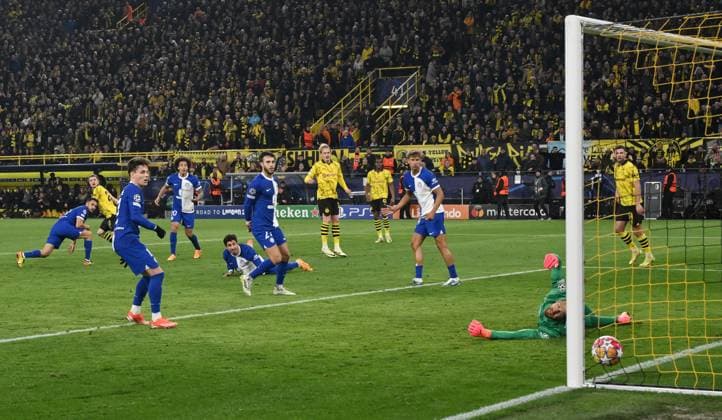 Marcel Sabitzer (Borussia Dortmund), hinten links erzielt das Tor zum 4:2 16.04.2024, Fussball Champions League, Saison 2023 2024, Viertelfinale Rückspiel, Borussia Dortmund - Atletico Madrid Dortmund Signal Iduna Park Nordrhein Westfalen Deutschland