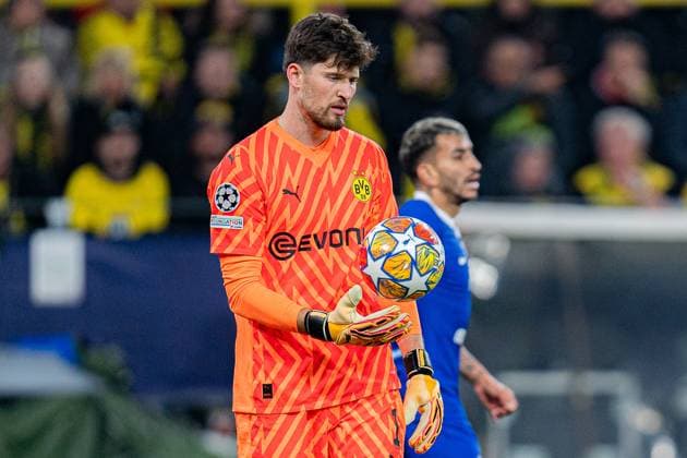 Gregor Kobel (Borussia Dortmund, 1) Borussia Dortmund vs. Atletico Madrid, Fussball, UEFA Champions League, Viertelfinale Quarterfinal, 16.04.2024 DFL REGULATIONS PROHIBIT ANY OUSE OF PHOTOGRAPHS AS IMAGE SEQUENCES AND OR QUASI-VIDEO Borussia Dortmund vs. Atletico Madrid, Fussball, UEFA Champions League, Viertelfinale Quarterfinal, 16.04.2024 Dortmund Copyright: xEibner-Pressefoto BahhoxKarax EP_BVB