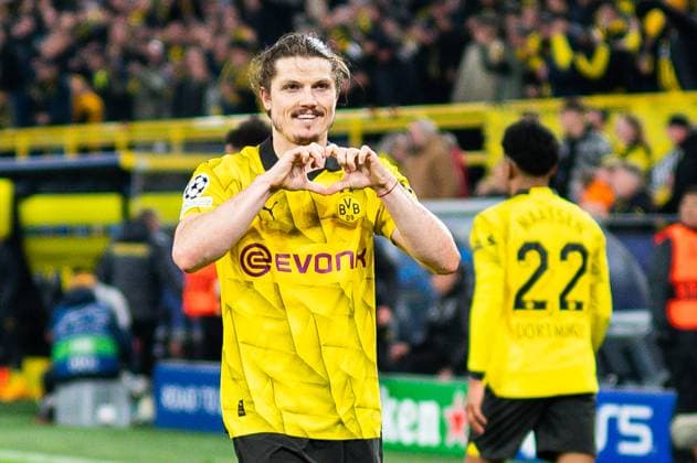 Sport Bilder des Tages 16.04.2024 - Fußball, 2023 2024, UEFA Champions League, Viertelfinale, Borussia Dortmund - Atletico Madrid: Marcel Sabitzer (Dortmund) jubelt nach seinem Tor zum 4:2 in Herzform, Herz, Herzen