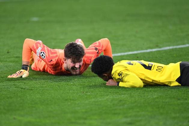16.04.2024, Dortmund, Germany, Signal-Iduna-Park, Borussia Dortmund vs Atletico Madrid - UEFA Champions League 2023 24 - Quarter-final Second Leg, Torwart Gregor Kobel (Borussia Dortmund) und Ian Maatsen (Borussia Dortmund) Jubel, jubelt, jubeln (Foto Ralf Treese) Dortmund Signal-Iduna-Park North Rhine-Westphalia Germany