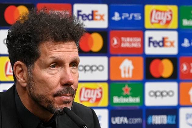 Sport Bilder des Tages 16.04.2024, xjrdrx, Fussball UEFA Champions League, Borussia Dortmund - Atletico Madrid emspor, v.l. Trainer Diego Simeone (Atletico Madrid) auf der Pressekonferenz nach dem Spiel (DFL DFB REGULATIONS PROHIBIT ANY USE OF PHOTOGRAPHS as IMAGE SEQUENCES and or QUASI-VIDEO) Dortmund