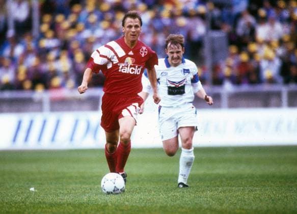 DFB Pokalfinale 1993 Bayer 04 Leverkusen - Hertha BSC Berlin (Amateure) 1:0 am 12.06.1993 in Berlin Andreas Thom (LEV) am Ball