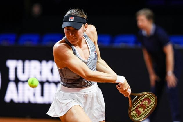 Ekaterina Alexandrova (RUS) Ekaterina Alexandrova (RUS) vs Ons Jabeur (TUN) GER Porsche Tennis Grand Prix GP Stuttgart 2024, Porsche-Arena, 17.04.2024 GER Porsche Tennis Grand Prix GP Stuttgart 2024 Porsche-Arena, 17.04.2024 Stuttgart Copyright: xEibner-Pressefoto RogerxBuerkex EP