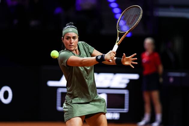 Ons Jabeur (TUN) Ekaterina Alexandrova (RUS) vs Ons Jabeur (TUN) GER Porsche Tennis Grand Prix GP Stuttgart 2024, Porsche-Arena, 17.04.2024 GER Porsche Tennis Grand Prix GP Stuttgart 2024 Porsche-Arena, 17.04.2024 Stuttgart Copyright: xEibner-Pressefoto RogerxBuerkex EP