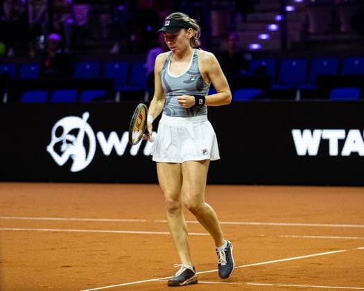 Ekaterina Alexandrova (RUS) Ekaterina Alexandrova (RUS) vs Ons Jabeur (TUN) GER Porsche Tennis Grand Prix GP Stuttgart 2024, Porsche-Arena, 17.04.2024 GER Porsche Tennis Grand Prix GP Stuttgart 2024 Porsche-Arena, 17.04.2024 Stuttgart Copyright: xEibner-Pressefoto RogerxBuerkex EP