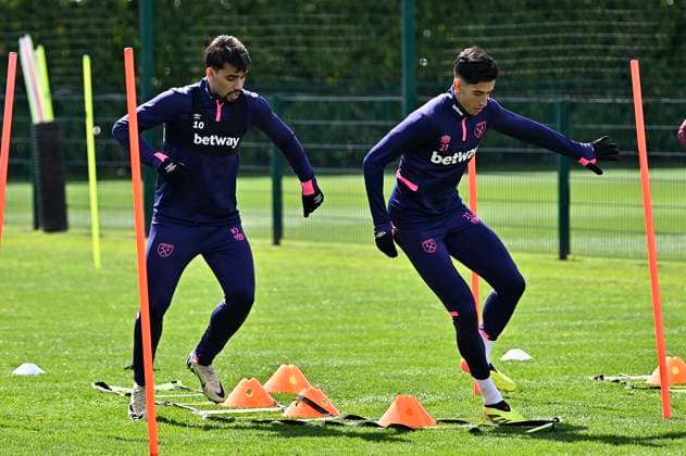 West Ham Training Lucas Paqueta (West Ham, left) and Nayef Aguerd (West Ham) during the West Ham open training session at the West Ham training ground, Romford. Romford West Ham United Training Ground UK Copyright: xMartinxDaltonx WestHam_Training_170424_MD_028