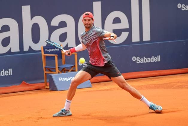 Barcelona Open Banc Sabadell 2024 - Day Three Andrea Vavassori is playing against Roberto Bautista Agut in the round of 32 of the Barcelona Open Banc Sabadell, 71st Conde de Godo Trophy, at the Real Club de Tennis Barcelona 1899, in Barcelona, Spain, on April 17, 2024. Barcelona Barcelona Spain  Copyright: xUrbanandsportx originalFilename:urbanandsport-barcelon240417_npVld.jpg