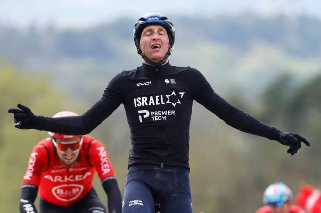 Bilder des Jahres 2024, Sport 04 April Sport Themen der Woche KW16 Sport Bilder des Tages Fleche Wallonne 2024 Cycling Race HUY, BELGIUM - APRIL 17 : Williams Stephen (GBR) of Israel - Premier Tech winning in front of Vauquelin Kevin (FRA) of Arkea - B&B Hotels and Van Gils Maxim (BEL) of Lotto Dstny the Men Elite 1.UWT UCI World Tour 2024 88th La Fleche Wallonne, a race of 198,6 km with start in Charleroi and finish on the top of the wall of Huy on April 17, 2024 in Huy, Belgium, 17 04 2024 Huy Belgium  Copyright: xVincentxKalutx