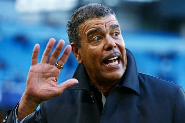 Chris Kamara waves Manchester City v Real Madrid, UEFA Champions League, Quarter Final, Second Leg, Football, Etihad Stadium, Manchester, UK - 17 Apr 2024 EDITORIAL USE ONLY No use with unauthorised audio, video, data, fixture lists, club league logos or live services. Online in-match use limited to 120 images, no video emulation. No use in betting, games or single club league player publications. Copyright: xMattxWest Shutterstockx 14434933q
