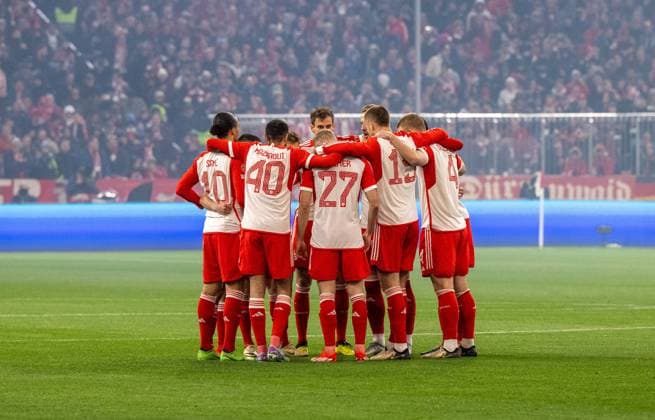 Fussball, Herren, Saison 2023 2024, Champions League (Viertelfinale, Rückspiel), FC Bayern München - Arsenal London, Bayern im Kreis, 17.04.2024, Copyright: xMatthiasxKochx