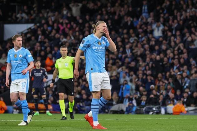 UEFA Champions League Quarter Final Manchester City v Real Madrid Erling Haaland of Manchester City reacts after he misses a chance on goal during the UEFA Champions League Quarter Final Manchester City vs Real Madrid at Etihad Stadium, Manchester, United Kingdom, 17th April 2024 (Photo by Mark Cosgrove News Images) Manchester Etihad Stadium Manchester United, ManU Kingdom Copyright: xMarkxCosgrove NewsxImagesx