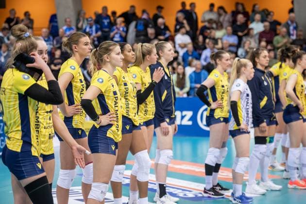 Sichtlich entaeuschter SSC Palmberg Schwerin Allianz MTV Stuttgart - SSC Palmberg Schwerin, Volleyball Bundesliga, Frauen, VBL, Saison 2023 24, Deutsche Meisterschaft Finale - Spiel 2, 17.04.2024, Stuttgart (SCHARRena), DEU GER, Allianz MTV Stuttgart - SSC Palmberg Schwerin, Volleyball, Bundesliga, easycredit VBL, Deutsche Meisterschaft Finale Spiel 2, Spielzeit 2023 2024, 17.04.2024 Stuttgart Copyright: xSandyxDinkelackerx EP_SDR