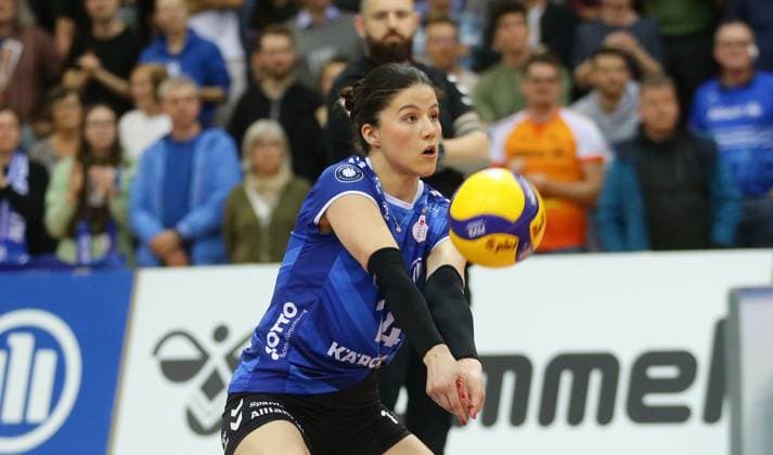 Stuttgart , Volleyball Bundesliga Frauen PlayOff Finale Spiel 2, Allianz MTV Stuttgart vs. SSC Palmberg Schwerin , Jovana Mirosavljevic ( Stgt )