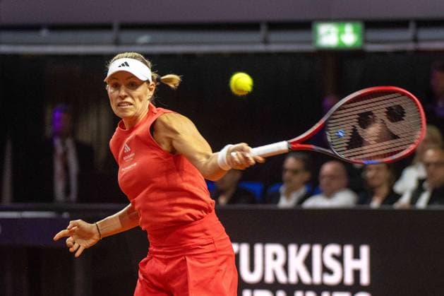 Sport Themen der Woche KW16 Sport Bilder des Tages Angelique Kerber (GER). xettx, Deutschland, Stuttgart, 17.04.2024, Tennis, Porsche Tennis Grand Prix, Day 5, 2024, Runde 1, E.Raducanu-A.Kerber, Porsche Arena Foto: A2 Bildagentur Peter Hartenfelser *** Angelique Kerber GER xettx, Germany, Stuttgart, 17 04 2024, Tennis, Porsche Tennis Grand Prix, Day 5, 2024, Round 1, E Raducanu A Kerber, Porsche Arena Photo A2 Bildagentur Peter Hartenfelser