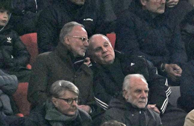 17.04.2024, Fussball UEFA Championsleague 2023 2024: Viertelfinale, FC Bayern München - FC Arsenal London, in der Allianz-Arena München. v.l. Ex-Vorstandsvorsitzender Karl-Heinz Rummenigge (FC Bayern München) und Ehren-Präsident und Aufsichtsratsmitglied Uli Hoeneß (FC Bayern, Hoeness)