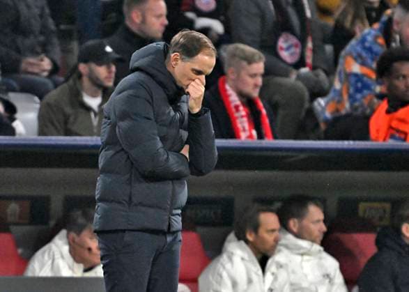17.04.2024, Fussball UEFA Championsleague 2023 2024: Viertelfinale, FC Bayern München - FC Arsenal London, in der Allianz-Arena München. Trainer Thomas Tuchel (FC Bayern München) nachdenklich.