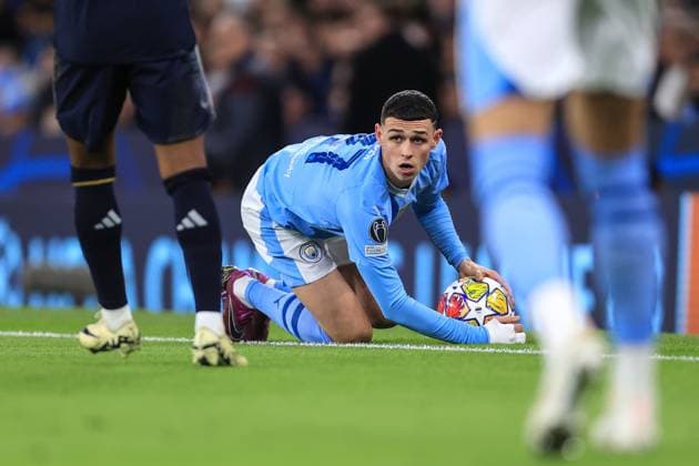 Football - UEFA Champions League - Quarter Final (2nd Leg) - Manchester City v Real Madrid 17th April 2024 - UEFA Champions League - Quarter Final (2nd Leg) - Manchester City v Real Madrid - Phil Foden of Manchester City collects the ball - Photo: Simon Stacpoole Offside. Manchester UK Copyright: xSimonxStacpoolexOffside