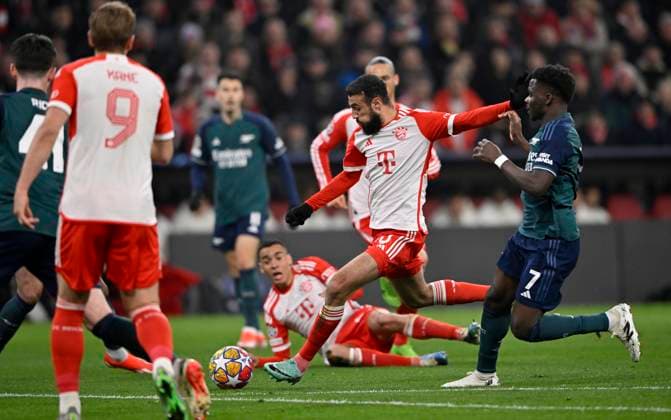 Torschuss Aktion Torchance Strafraumszene, Torraumszene Noussair Mazraoui FC Bayern Muenchen FCB (40) Bukayo Saka FC Arsenal (07) Leroy Sane FC Bayern Muenchen FCB (10) Harry Kane FC Bayern Muenchen FCB (09) FC Bayern Muenchen FCB vs FC Arsenal Viertelfinale Rueckspiel 17.04.2024 DFL REGULATIONS PROHIBIT ANY USE OF PHOTOGRAPHS AS IMAGE SEQUENCES AND OR QUASI-VIDEO FC Bayern Muenchen FCB vs FC Arsenal