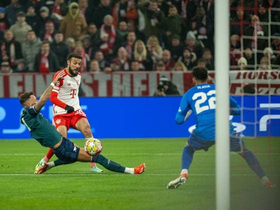 Noussair Marzraoui (FC Bayern Muenchen, 40), David Raya (FC Arsenal London, 22), GER, FC Bayern Muenchen (FCB) vs. FC Arsenal (ARS), Fussball, UEFA Champions League, Viertelfinal Rueckspiel, Saison 2023 2024, 17.04.2024, DFB DFL regulations prohibit any use of photographs as image sequences and or quasi-video., GER, FC Bayern Muenchen (FCB) vs. FC Arsenal (ARS), Fussball, UEFA Champions League, Viertelfinal Rueckspiel, Saison 2023 2024, 17.04.2024 Muenchen Copyright: xEibner-Pressefoto SaschaxWaltherx EP_EER