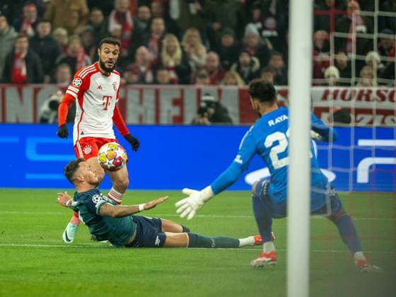 Noussair Marzraoui (FC Bayern Muenchen, 40), David Raya (FC Arsenal London, 22), GER, FC Bayern Muenchen (FCB) vs. FC Arsenal (ARS), Fussball, UEFA Champions League, Viertelfinal Rueckspiel, Saison 2023 2024, 17.04.2024, DFB DFL regulations prohibit any use of photographs as image sequences and or quasi-video., GER, FC Bayern Muenchen (FCB) vs. FC Arsenal (ARS), Fussball, UEFA Champions League, Viertelfinal Rueckspiel, Saison 2023 2024, 17.04.2024 Muenchen Copyright: xEibner-Pressefoto SaschaxWaltherx EP_EER