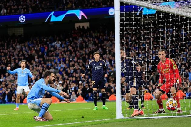 Manchester City v Real Madrid Champions League 17 04 2024. Quarter Final Bernardo Silva (20) of Manchester City sees his effort go wide during the Champions League quarter-final second leg match between Manchester City and Real Madrid at the Etihad Stadium, Manchester, England on 17 April 2024. Manchester Etihad Stadium Manchester England Editorial use only , Copyright: xConorxMolloyx PSI-19472-0043