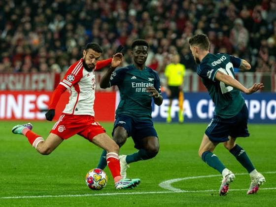 Noussair Marzraoui (FC Bayern Muenchen, 40), Jorginho (FC Arsenal London, 20), GER, FC Bayern Muenchen (FCB) vs. FC Arsenal (ARS), Fussball, UEFA Champions League, Viertelfinal Rueckspiel, Saison 2023 2024, 17.04.2024, DFB DFL regulations prohibit any use of photographs as image sequences and or quasi-video., GER, FC Bayern Muenchen (FCB) vs. FC Arsenal (ARS), Fussball, UEFA Champions League, Viertelfinal Rueckspiel, Saison 2023 2024, 17.04.2024 Muenchen Copyright: xEibner-Pressefoto SaschaxWaltherx EP_EER