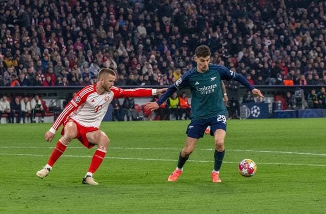 Fussball, Herren, Saison 2023 2024, Champions League (Viertelfinale, Rückspiel), FC Bayern München - Arsenal London, v. l. Eric Dier (FC Bayern München), Kai Havertz (FC Arsenal), 17.04.2024, Copyright: xMatthiasxKochx