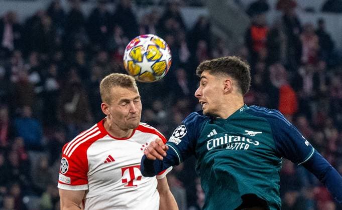 Fussball, Herren, Saison 2023 2024, Champions League (Viertelfinale, Rückspiel), FC Bayern München - Arsenal London, v. l. Matthijs de Ligt (FC Bayern München), Kai Havertz (FC Arsenal), 17.04.2024, Copyright: xMatthiasxKochx