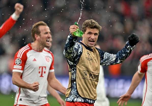 17.04.2024, Fussball UEFA Championsleague 2023 2024: Viertelfinale, FC Bayern München - FC Arsenal London, in der Allianz-Arena München. Thomas Müller (FC Bayern München) jubelt.
