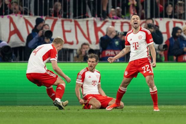 Sport Bilder des Tages Siegejubel, 1:0, Mathijs de Light 4 (FC Bayern Muenchen), Leon Goretzka 8 (FC Bayern Muenchen), Raphael Guerreiro 22 (FC Bayern Muenchen), FC Bayern Muenchen vs. FC Arsenal, Fussball, Champions League Viertelfinale Rueckspiel, 17.04.2024 DFB regulations prohibit any use of photographs as image sequences and or quasi-video Muenchen Bayern Deutschland