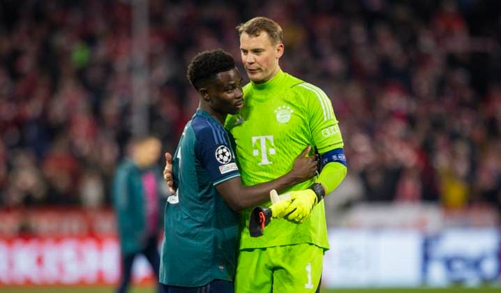 Munich Germany. 17th Apr 2024. Bukayo Saka (Arsenal) Torwart Manuel Neuer (Muenchen) Bayern Munich - Arsenal London 17.04.2024 Bayern München - Arsenal London