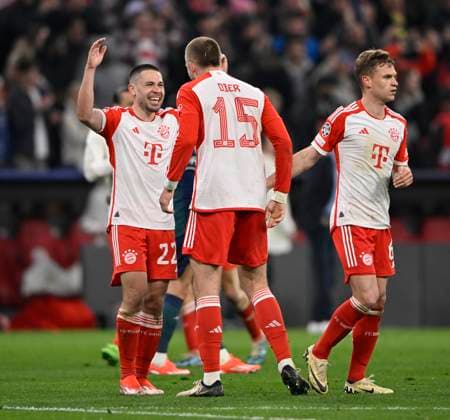 Schlussjubel, Freude, Glueck, Jubel Raphael Guerreiro FC Bayern Muenchen FCB (22) Eric Dier FC Bayern Muenchen FCB (15) Joshua Kimmich FC Bayern Muenchen FCB (06) FC Bayern Muenchen FCB vs FC Arsenal Viertelfinale Rueckspiel 17.04.2024 DFL REGULATIONS PROHIBIT ANY USE OF PHOTOGRAPHS AS IMAGE SEQUENCES AND OR QUASI-VIDEO FC Bayern Muenchen FCB vs FC Arsenal