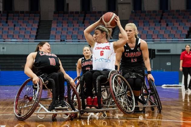 2024 IWBF Women’s Repechage: Spanien - Kanada; 18.04.2024 Puisand Lai (Kanada, 10), Sonia Ruiz (Spanien, 6) am Ball, Kady Dandeneau (Kanada, 13) 2024 IWBF Women’s Repechage: Spanien - Kanada; Asue Arena, Osaka Copyright: xBEAUTIFULxSPORTS Wunderlx