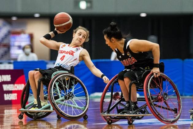 2024 IWBF Women’s Repechage: Spanien - Kanada; 18.04.2024 Lourdes Ortega (Spanien, 4) am Ball, Tara Llanes (Kanada, 11) 2024 IWBF Women’s Repechage: Spanien - Kanada; Asue Arena, Osaka Copyright: xBEAUTIFULxSPORTS Wunderlx