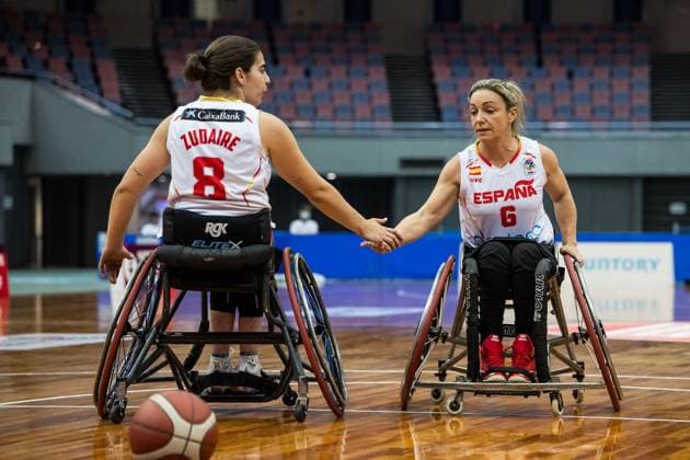 2024 IWBF Women’s Repechage: Spanien - Kanada; 18.04.2024 Beatriz Zudaire (Spanien, 8) und Sonia Ruiz (Spanien, 6) klatschen ab 2024 IWBF Women’s Repechage: Spanien - Kanada; Asue Arena, Osaka Copyright: xBEAUTIFULxSPORTS Wunderlx