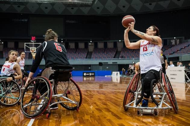 2024 IWBF Women’s Repechage: Spanien - Kanada; 18.04.2024 Arinn Young (Kanada, 6), Victoria Alonso Vilarino (Spanien, 13) im Wurf 2024 IWBF Women’s Repechage: Spanien - Kanada; Asue Arena, Osaka Copyright: xBEAUTIFULxSPORTS Wunderlx