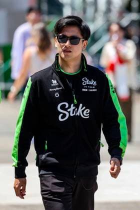 ZHOU Guanyu (chi), Stake F1 Team Kick Sauber C44, portrait during the Formula 1 Lenovo Chinese Grand Prix 2024, 5th round of the 2024 Formula One World Championship, WM, Weltmeisterschaft from April 19 to 21, 2024 on the Shanghai International Circuit, in Shanghai, China - F1 - CHINESE GRAND PRIX 2024 DPPI Panoramic  00308