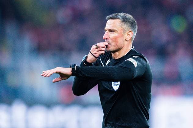 16.04.2024 - Fußball, 2023 2024, UEFA Champions League, Viertelfinale, Borussia Dortmund - Atletico Madrid: Slavko Vincic (Schiedsrichter)