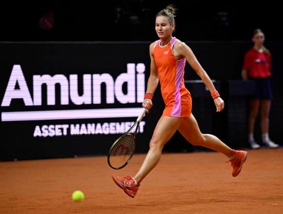Veronika Kudermetova (RUS) Aktion Tennis Damen Porsche-Cup Porsche Tennis Grand Prix GP Stuttgart 2024 Porsche Arena 18.04.2024 DFL REGULATIONS PROHIBIT ANY USE OF PHOTOGRAPHS AS IMAGE SEQUENCES AND OR QUASI-VIDEO Porsche Tennis Grand Prix GP Stuttgart 2024