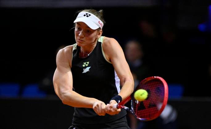 Elena Rybakina (KAZ) Aktion Tennis Damen Porsche-Cup Porsche Tennis Grand Prix GP Stuttgart 2024 Porsche Arena 18.04.2024 DFL REGULATIONS PROHIBIT ANY USE OF PHOTOGRAPHS AS IMAGE SEQUENCES AND OR QUASI-VIDEO Porsche Tennis Grand Prix GP Stuttgart 2024