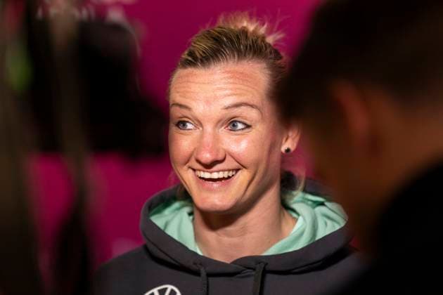 Sport Themen der Woche KW16 DFB-Pokalfinale der Frauen, Finalistinnen-Talk, 18.04.2024 Alexandra Popp (VfL Wolfsburg). DFB-Pokalfinale der Frauen, Finalistinnen-Talk, am 18.04.2024, Deutsches und Olympia Museum DFL regulations prohibit any use of photographs as image sequences and or quasi-video *** DFB Pokalfinale der Frauen, Finalistinnen Talk, 18 04 2024 Alexandra Popp VfL Wolfsburg DFB Pokalfinale der Frauen, Finalistinnen Talk, am 18 04 2024, Deutsches Sport und Olympia Museum DFL regulations prohibit any use of photographs as image sequences and or quasi video Copyright: xBEAUTIFULxSPORTS Meuselx
