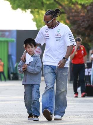 HAMILTON Lewis (gbr), Mercedes AMG F1 Team W15, portrait during the Formula 1 Lenovo Chinese Grand Prix 2024, 5th round of the 2024 Formula One World Championship, WM, Weltmeisterschaft from April 19 to 21, 2024 on the Shanghai International Circuit, in Shanghai, China - F1 - CHINESE GRAND PRIX 2024 DPPI Panoramic  240418_R05_CHINA_DP_894329