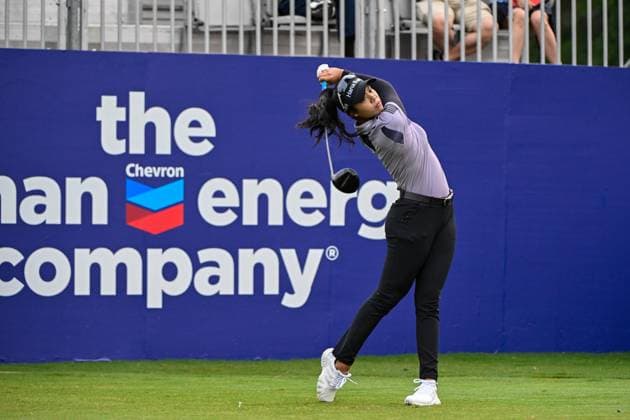 THE WOODLANDS, TX - APRIL 18: Patty Tavatanakit (THA) watches her tee shot on 10 during Rd1 of the Chevron Championship at The Club at Carlton Woods on April 18, 2024 in The Woodlands, Texas. (Photo by Ken Murray Icon Sportswire) GOLF: APR 18 LPGA, Golf Damen The Chevron Championship EDITORIAL USE ONLY Icon240418015